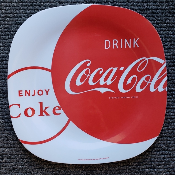 Set of 4 Coca Cola Large Plastic Plates Dishes by Gibson Vintage Collectibles - Picture 7 of 9